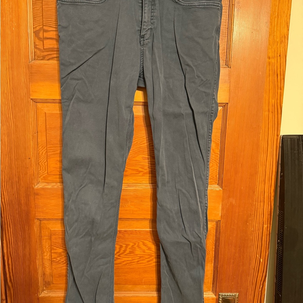 Men’s DU/ER Dark Blue 34x32 Ultra Light Weight  T2X Slim Fit Jeans